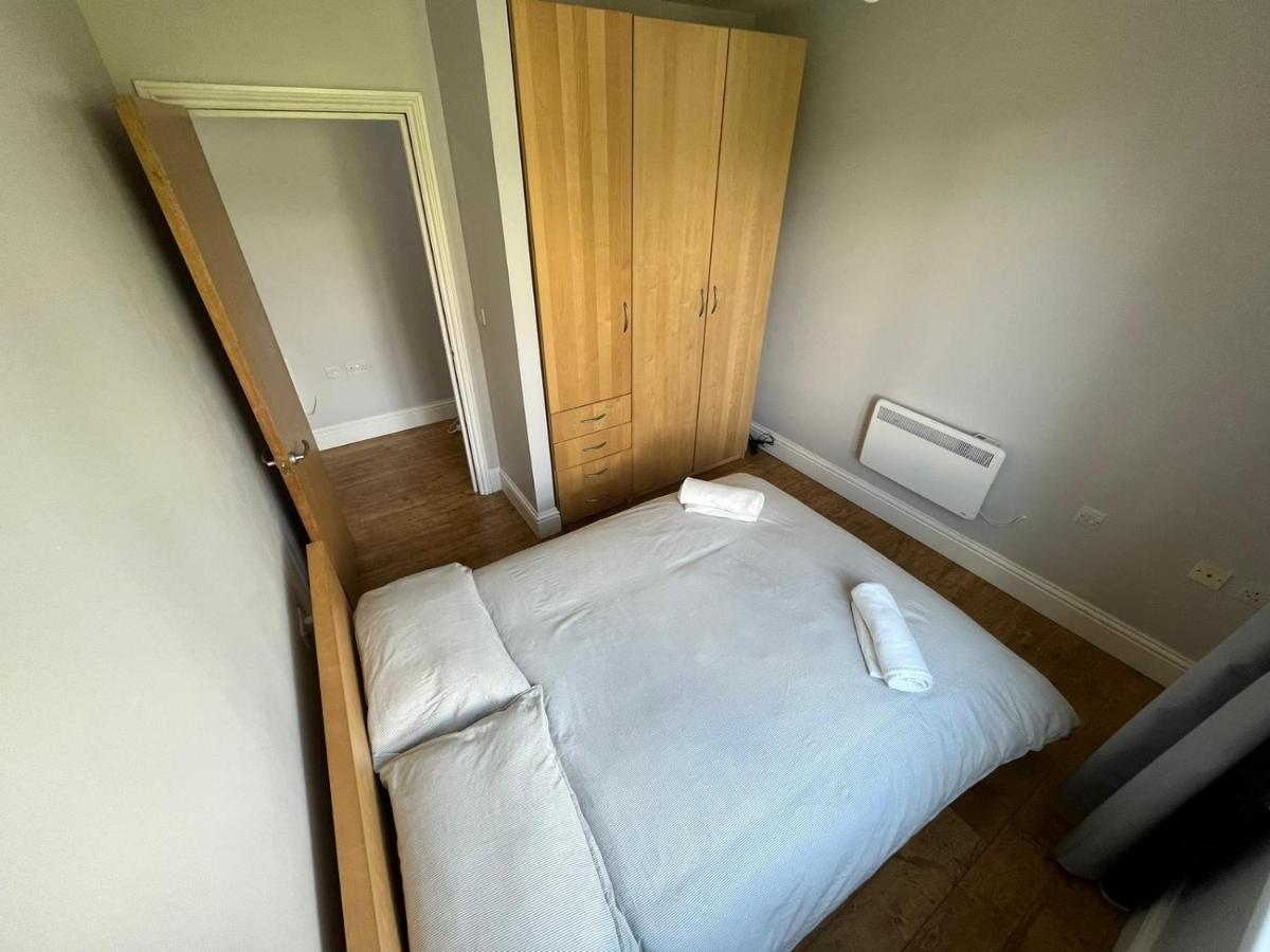 London Modern Flat Near Transports Apartment Exterior foto