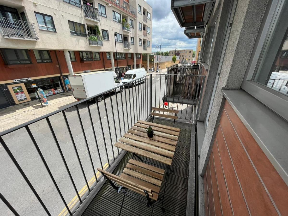 London Modern Flat Near Transports Apartment Exterior foto