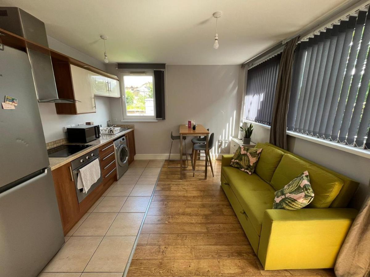 London Modern Flat Near Transports Apartment Exterior foto