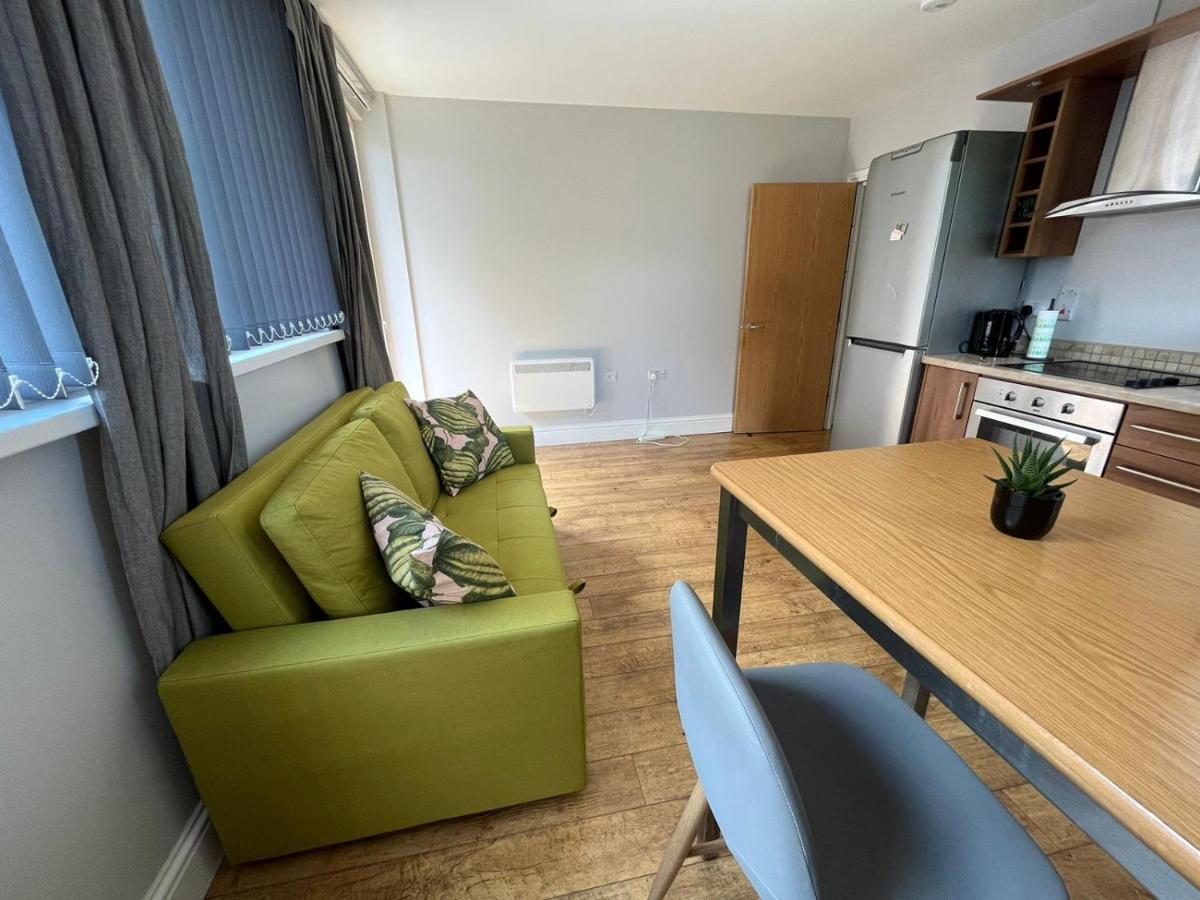 London Modern Flat Near Transports Apartment Exterior foto