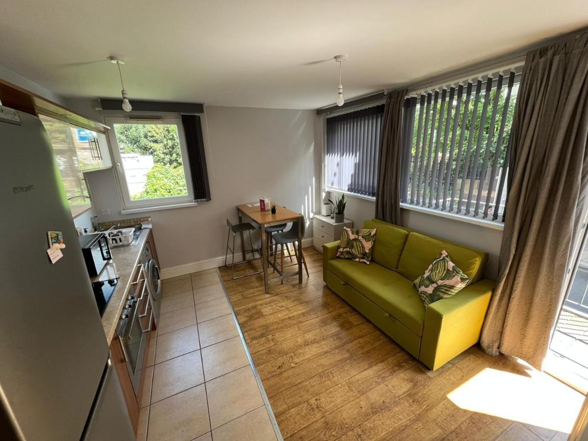 London Modern Flat Near Transports Apartment Exterior foto