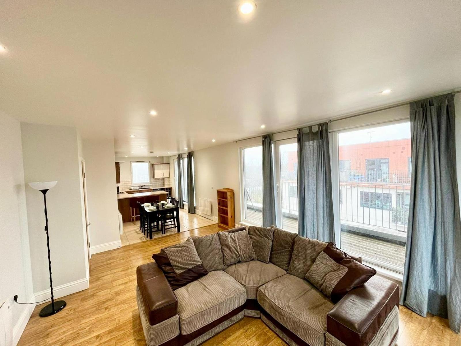 London Modern Flat Near Transports Apartment Exterior foto