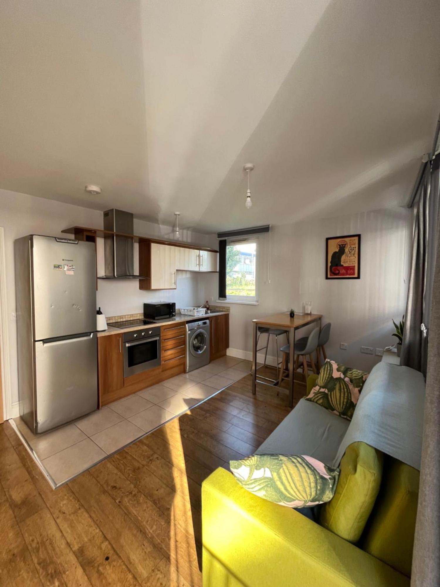 London Modern Flat Near Transports Apartment Exterior foto