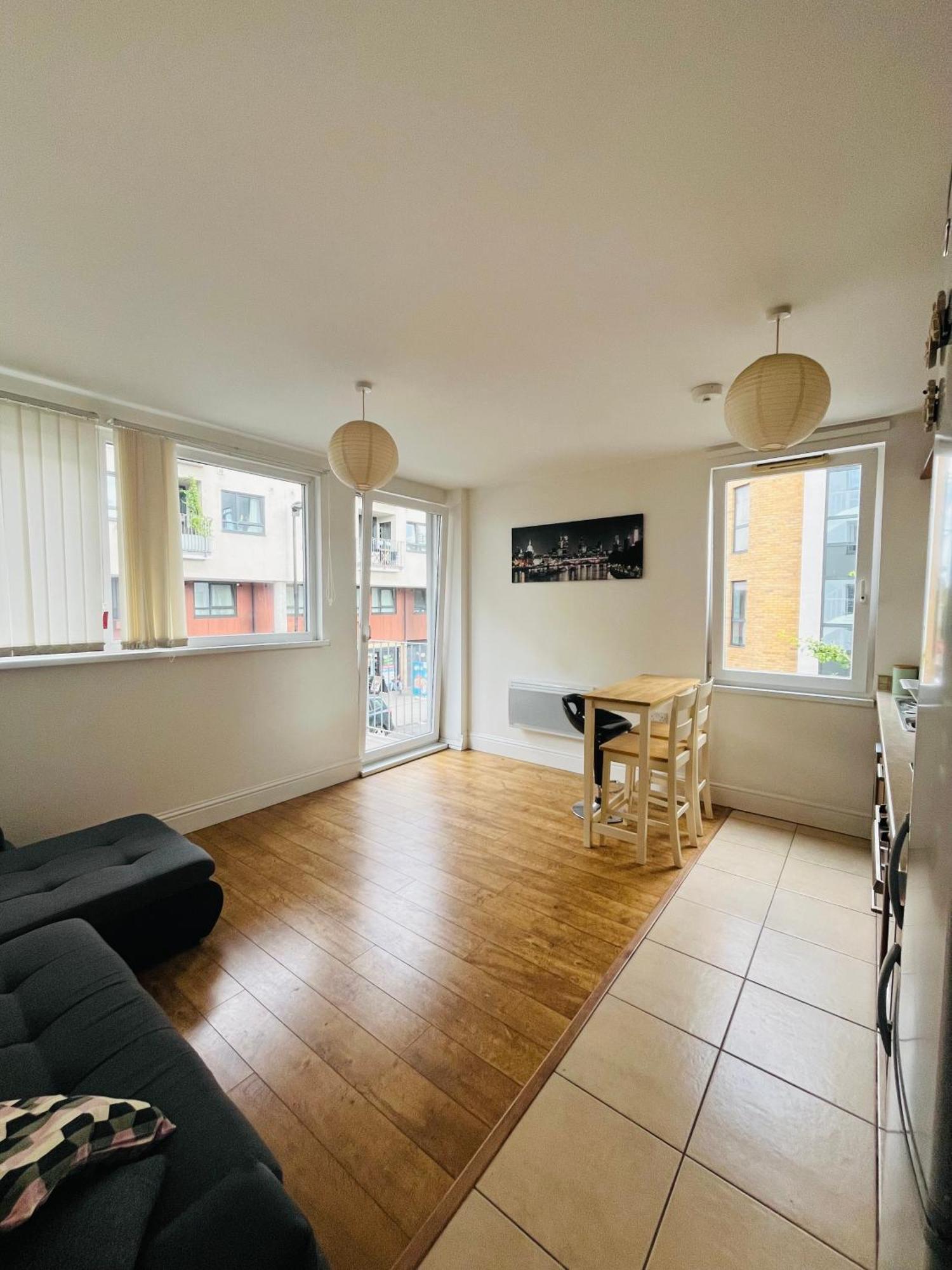 London Modern Flat Near Transports Apartment Exterior foto